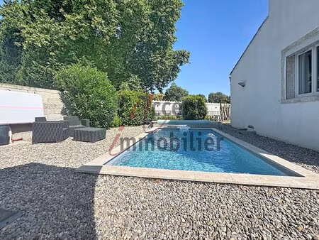 verquières  villa 3 chambres avec garage et piscine