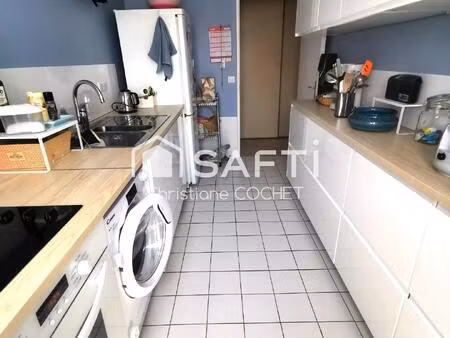 très bel appartement t3 proche gare de melun à pied avec balcon  cave et box en s/sol