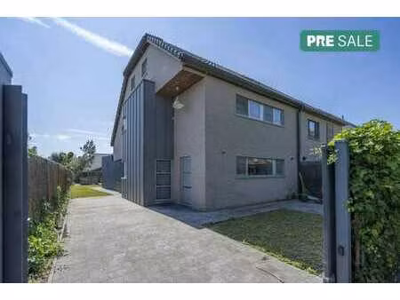 maison moderne de 5 chambres prête à emménager à vendre à he