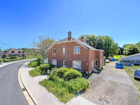 maison sur un terrain de 23 ares proche du parc de tervuren