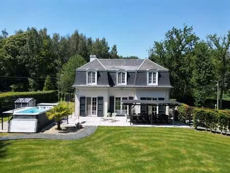 villa dans le bois du strihoux
