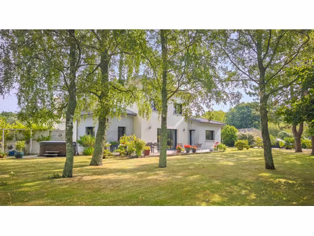 maison de luxe à vendre à riec-sur-belon