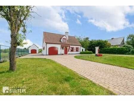 landelijke villa met 3 slaapkamers op een imposant perceel
