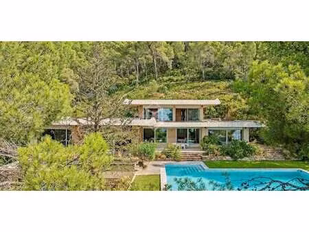 villa avec piscine carqueiranne (83)