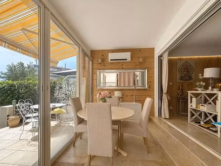 fréjus plage ? magnifique t2 entièrement rénové avec jardin mer a pied