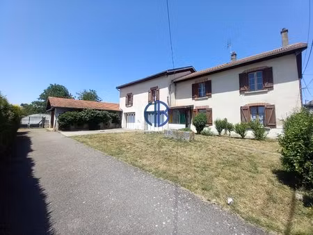 grande maison à rénover  énorme potentiel