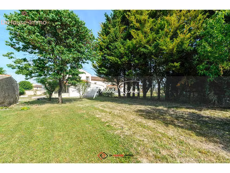 maison familiale en pierre - 247 50 m² dépendances multiples - terrain 2 836 m²
