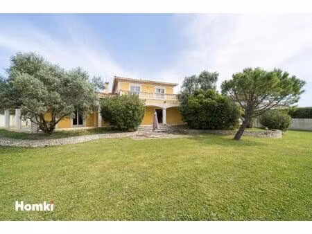 magnifique villa t7 de 190 m2 avec mazet de 50m2 à bagard 30140