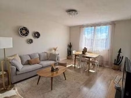 location appartement 3 pièces meublé à bruges (33520) : à louer 3 pièces meublé / 65m² bru