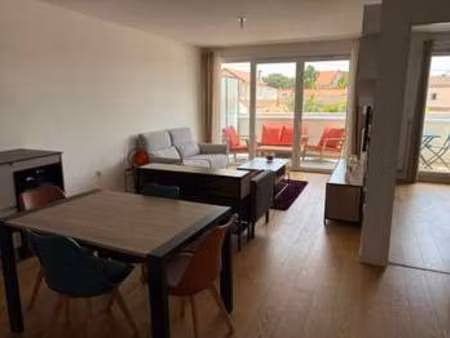 location appartement 3 pièces meublé à la rochelle (17000) : à louer 3 pièces meublé / 64m