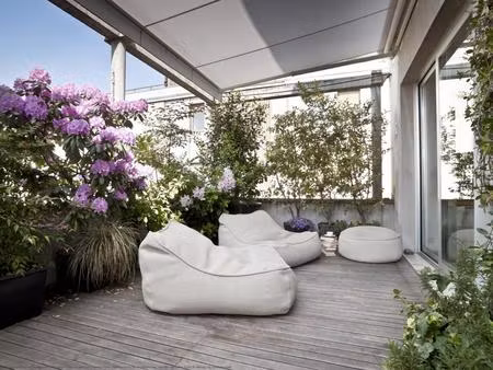 ** emplacement recherché – 3 pièces familial avec terrasse au cœur des docks**