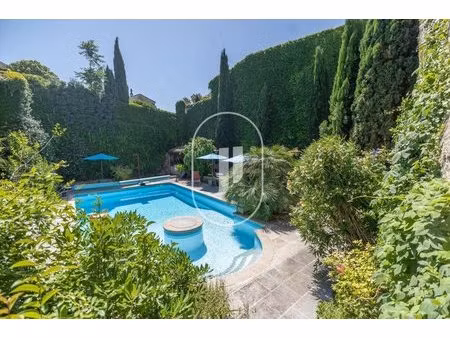 hôtel particulier avec piscine à vendre à montélimar
