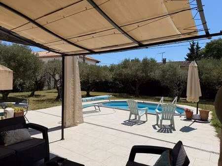 beaucaire- maison tradionnelle 4 chambres