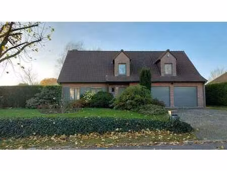 villa avec grand jardin à lillois