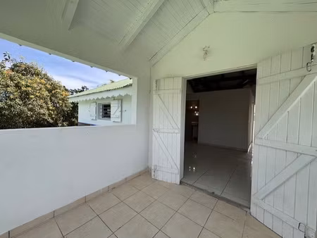 appartement quatre pièces à port-louis longfort immobilier