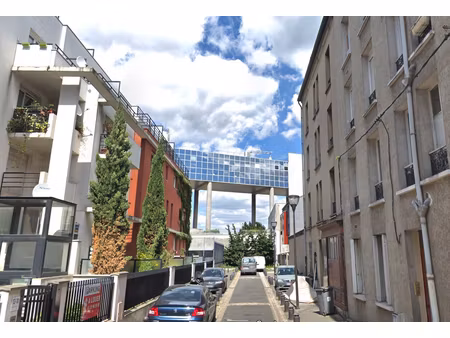 rue de l'avenir - ivry - studio meublé- 20 50m²