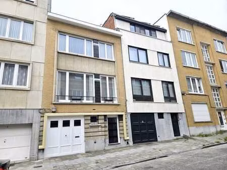 ixelles – agréable maison familiale avec garage  terrasse et