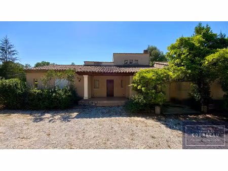 maison t5 de 163 m2 avec terrasses  piscine & garage