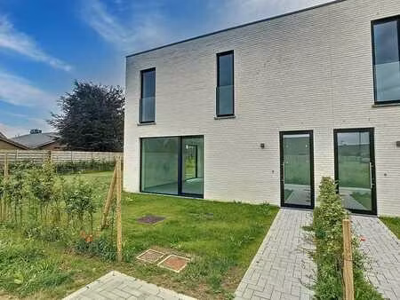 maison de 3 chambres récemment construite à louer à sint-elo