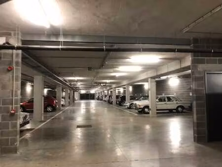 papeteries de genval: lot d'emplacements de parking loués
