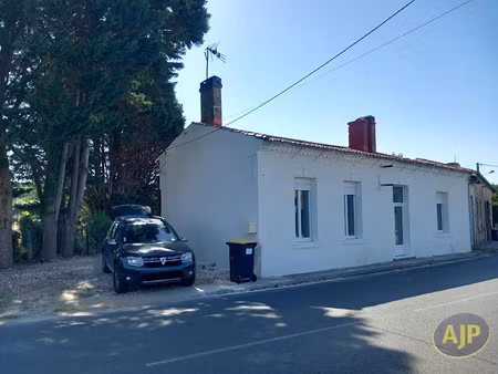 location maison 3 pièces 97.84 m² à saint-germain-d'esteuil (33340)  740 €