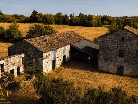 corps de ferme en pierre à rénover – au cœur du quercy