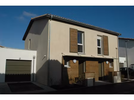 location maison 3 pièces 69 m² à castelginest (31780)