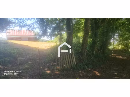 grange estivaux avec grand terrain de plus d'1 hectare !