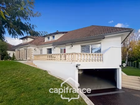 maison familiale contemporaine 7 pièces  215 m2  à ormesson sur marne (94)  quartier du go