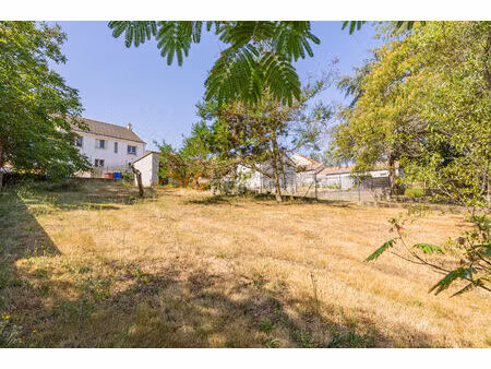 indre -- maison -- 84 m2 habitables-- fort potentiel -- sous-sol 80m2 - 1396m2 de parcelle