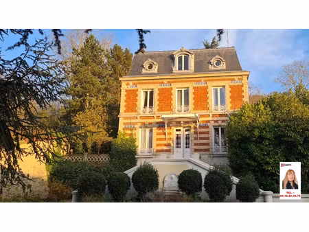 chaumont en vexin - maison de maître du 19ème de 210 m2 - 4 chambres - un ascenseur qui pe