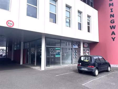 location bureau brest 96 m²