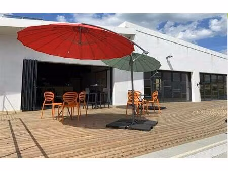 vente commerce landivisiau 590 m²