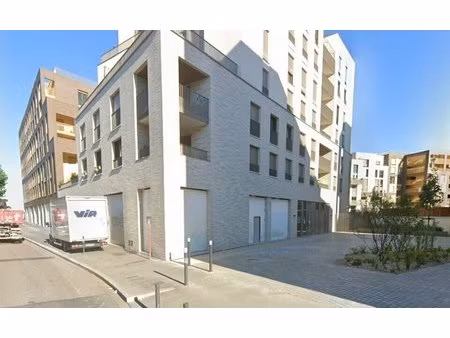 location commerce montreuil 93100 600m²