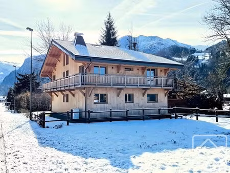 chalet neuf exceptionnel de 4 chambres  proche du centre de samoëns  avec une rare...
