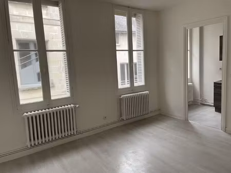 location appartement 3 pièces 63m² chatellerault 86100