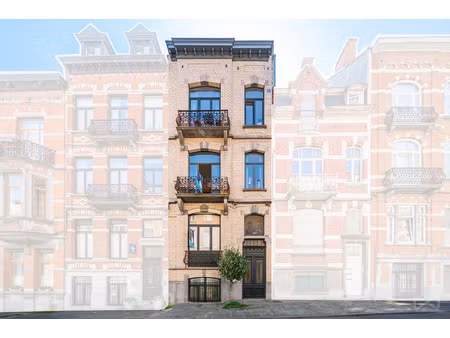 appartement te koop in schaarbeek met 1 slaapkamer