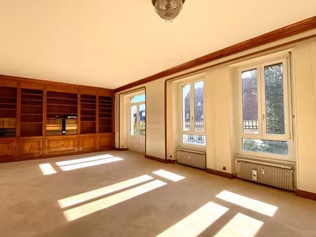 location appartement 5 pièces 214m²