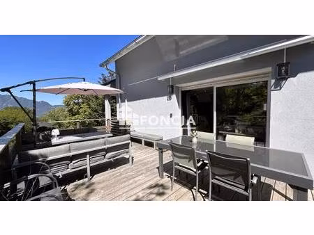 maison contemporaine t5 de 2016 – 3 niveaux – pompe à chaleur – garage – terrain de 733 m²