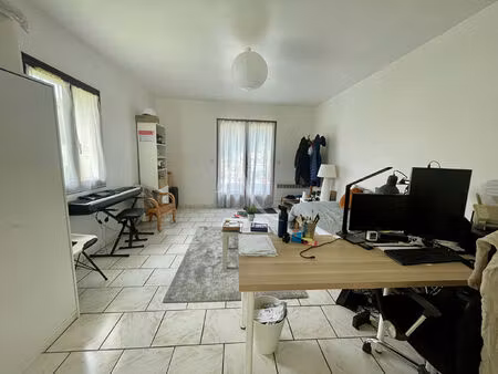 location appartement 1 pièce 39m²