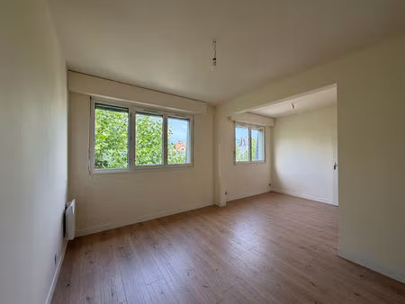 location appartement 1 pièce 28m²