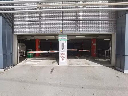 parking à louer à pierre mayence 1 charleroi (vbe40777)