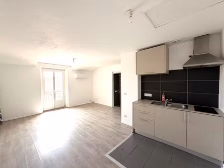 location appartement 3 pièces 28 m² à le coteau (42120)