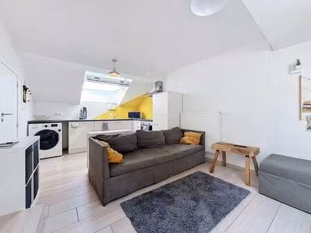 appartement 1 chambre  lumineux au pied de la citadelle !!