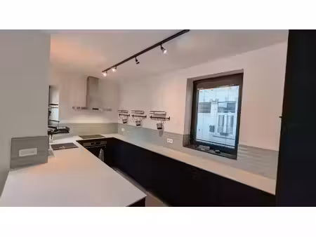 maison entièrement rénovée avec 4 chambres 2 salles de bain