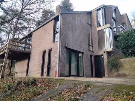 villa lumineuse et spacieuse en pleine nature