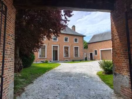 bien exceptionnel à vendre dans le village de wannebecq