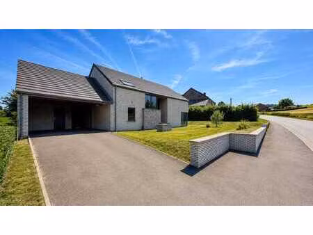 villa 3 ch de 200m2 avec terrain de 22 ares