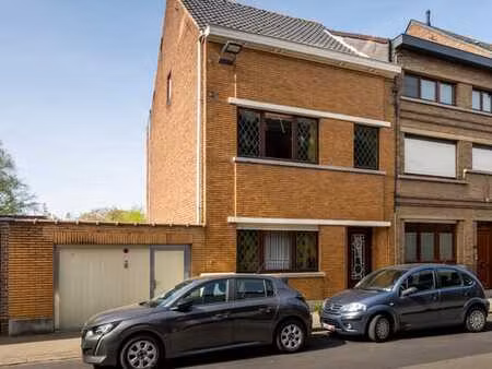 maison de maître pleine de caractère avec jardin et garage