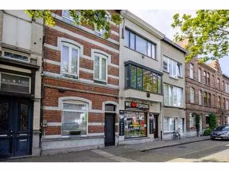 maison polyvalente avec 4 chambres et un garage à gand